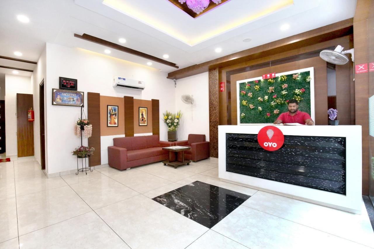 โอโย 9674 โฮเต็ล Obr Hotel ลูดิฮานา ภายนอก รูปภาพ